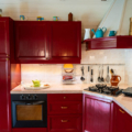 Keuken met oven en fornuis vakantiewoning Hoeve Heide & Wold